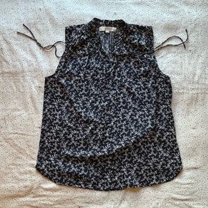 Loft Shell Tank - Navy w/ White Floral Print
